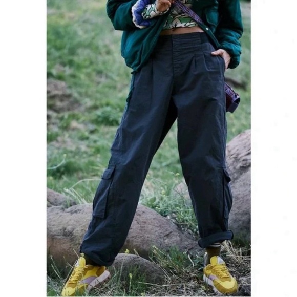NWOT Free People Movement Mesmerize Me Black Cargo Pants Size Small Hiking - Picture 2 of 16